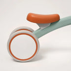 Montessori balance bike for babies