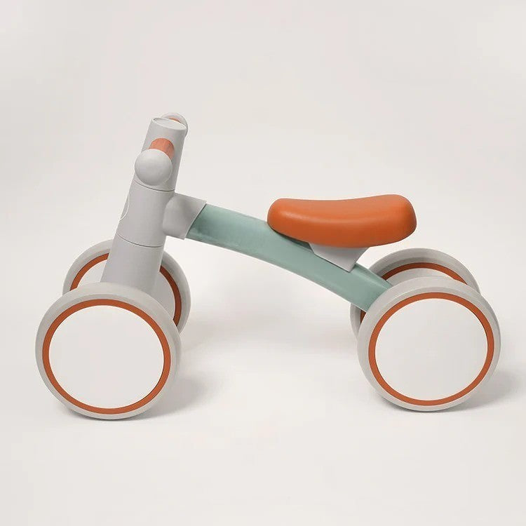 Montessori balance bike for babies
