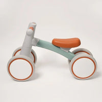 Montessori balance bike for babies