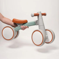 Montessori balance bike for babies