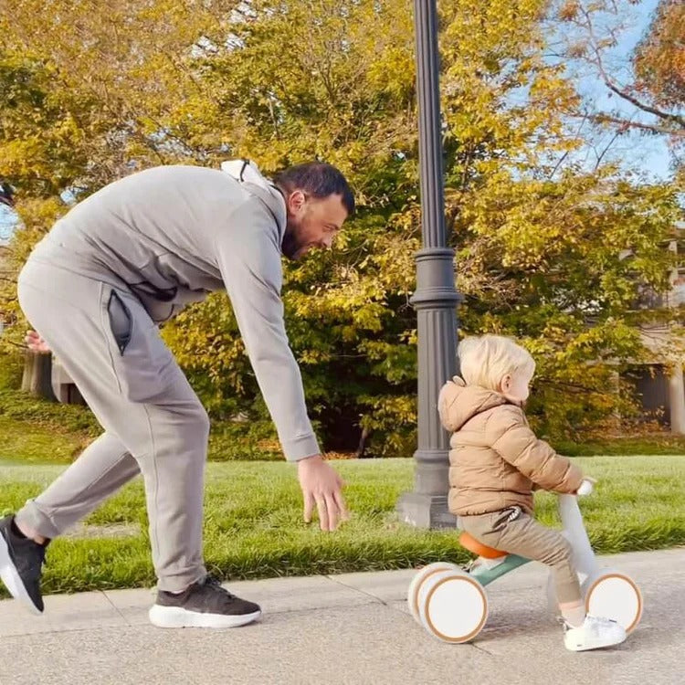 Montessori balance bike for babies